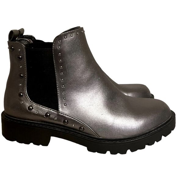 Charles By Charles David Radar Chelsea
Boot Pewter Metallic Size 8.5 - Picture 2 of 16